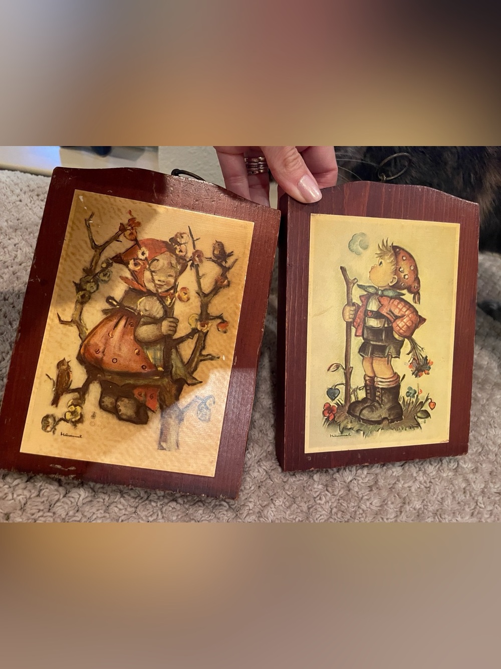 Hummel Wall Plaques Pair – Brown, Cream, Red, Green